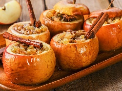 Пълнени печени ябълки с мед, орехи, канела и сушени плодове - стафиди, кайсии на фурна - снимка на рецептата Пълнени печени ябълки с мед, орехи, канела и сушени плодове - стафиди, кайсии на фурна - снимка на рецептата